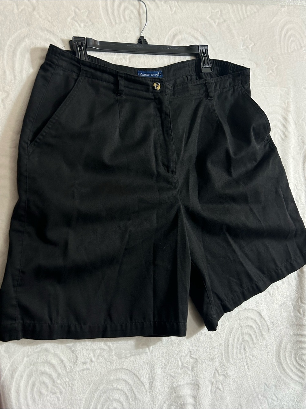 Vintage Karen Scott Black Bermuda Shorts with Front Pockets